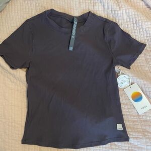 Vuori Pose Fitted Tee